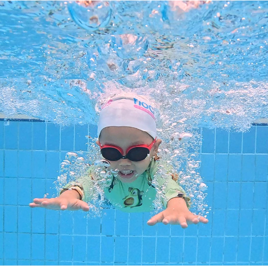THE REPULSE BAY SUMMER CAMP Logo | FloatPlus